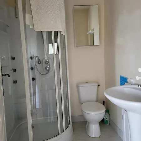 3 Bedroom Farmhouse In Normandy Сasa de vacaciones